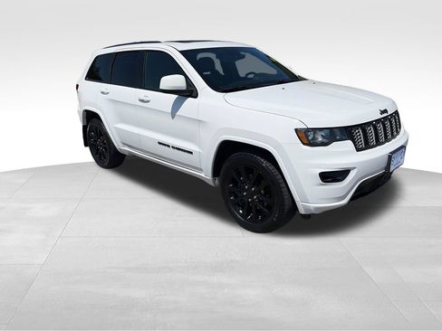 Used 2020 Jeep Grand Cherokee Altitude RWD image 7