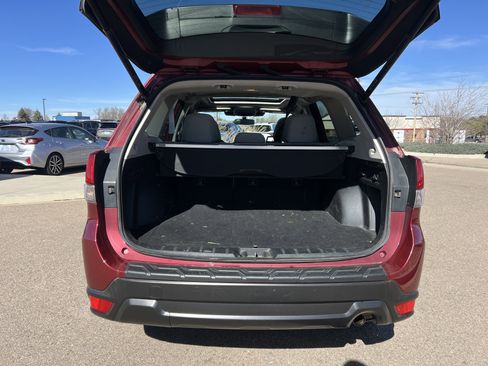 Used 2022 Subaru Forester Premium image 18