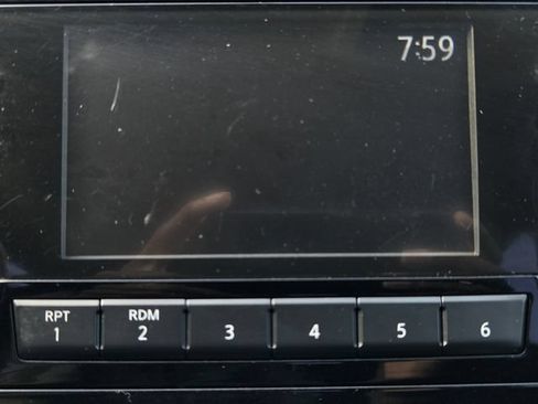 Used 2017 Nissan Rogue S AWD/4WD image 16