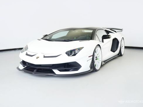 Used 2021 Lamborghini Aventador SVJ AWD/4WD image 2