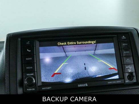 Used 2016 Chrysler Town & Country Touring FWD image 19