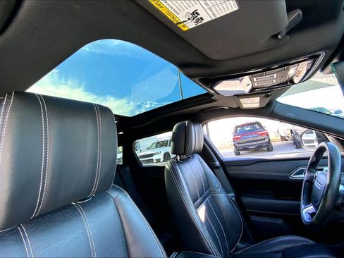 Used 2020 Land Rover Range Rover Velar R-Dynamic HSE image 19