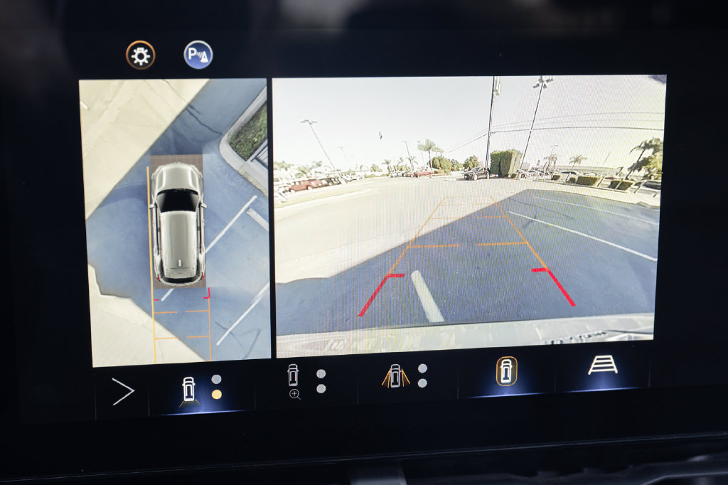 Used 2025 Chevrolet Equinox LT w/ Convenience Package II FWD image 33