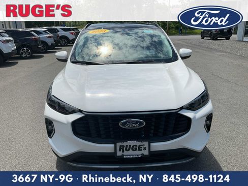 Certified 2023 Ford Escape Platinum w/ Premium Technology Package AWD/4WD image 9