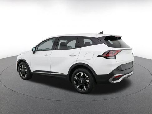 Used 2026 Kia Sportage LX FWD image 7