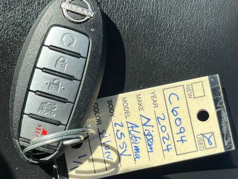 Used 2024 Nissan Altima 2.5 SV image 22