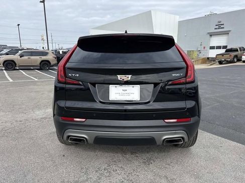 Used 2021 Cadillac XT4 Premium Luxury image 3