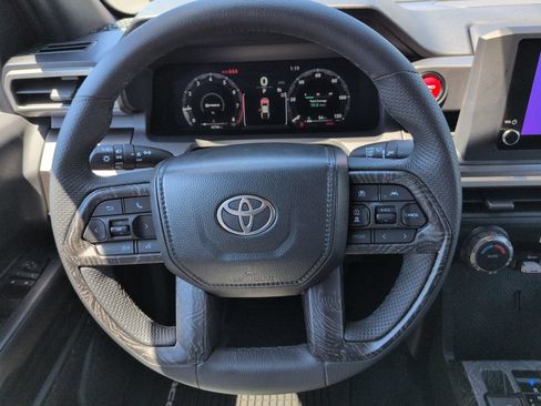 Used 2025 Toyota Tacoma TRD Off-Road AWD/4WD image 14
