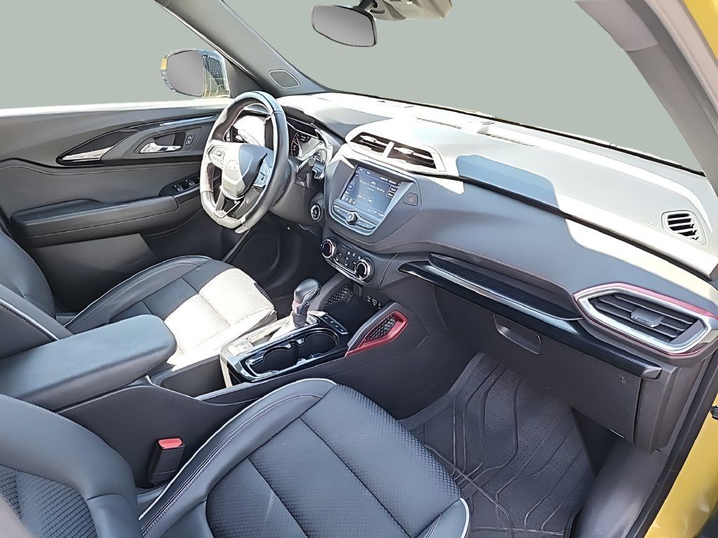 Used 2023 Chevrolet TrailBlazer RS AWD/4WD image 29