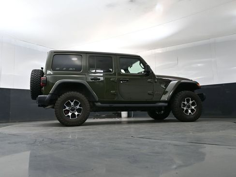 Used 2022 Jeep Wrangler Unlimited Rubicon w/ LED Lighting Group AWD/4WD image 23
