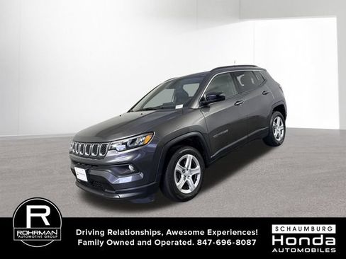 Used 2023 Jeep Compass Latitude w/ Sun and Sound Group AWD/4WD image 2