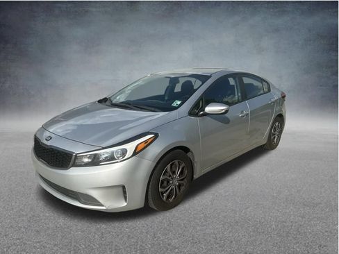 Used 2017 Kia Forte LX w/ LX Popular Package FWD image 4