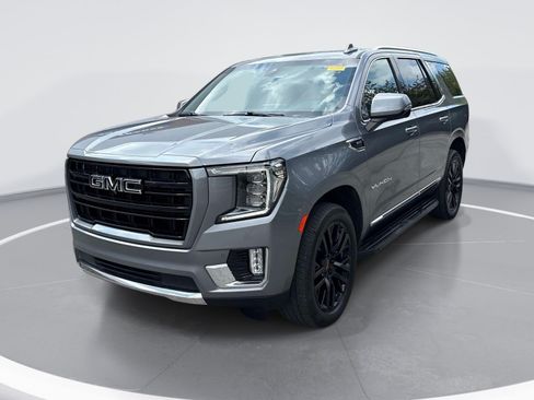 Used 2022 GMC Yukon SLT w/ SLT Premium Package AWD/4WD image 3