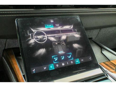 New 2026 Cadillac Escalade Platinum Sport w/ LPO, ONYX Package image 36