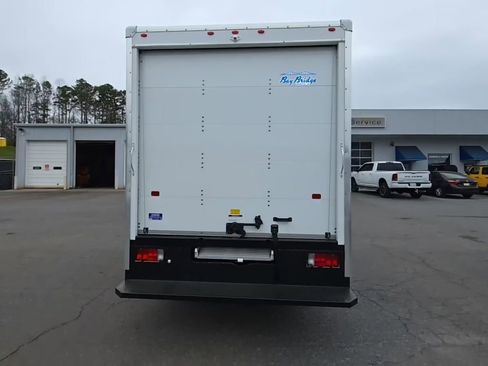 Used 2025 RAM ProMaster 3500 w/ Quick Order Package 22G SLT FWD image 2