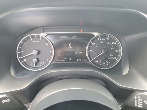 Used 2023 Nissan Rogue SV AWD/4WD image 16
