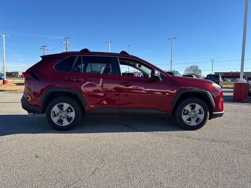 Used 2025 Toyota RAV4 LE image 8