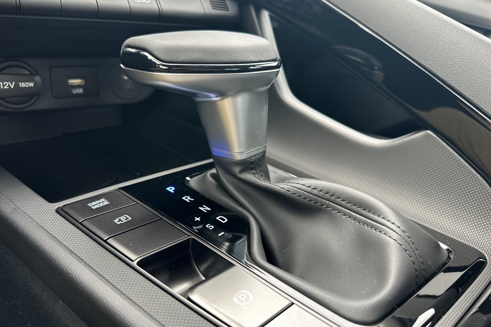 New 2026 Hyundai Elantra SEL FWD image 21
