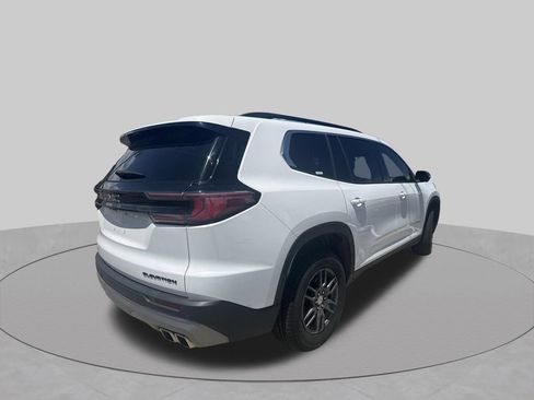 Used 2025 GMC Acadia Elevation FWD image 4