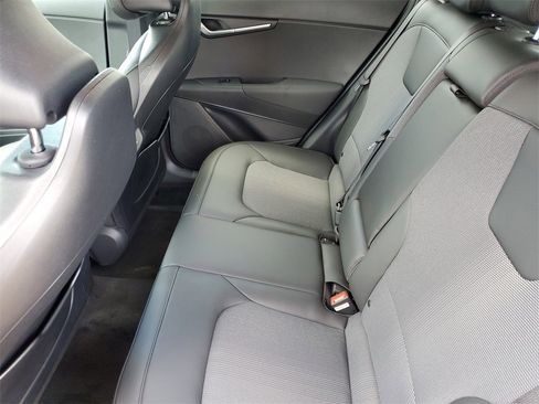 New 2025 Kia Niro EX image 21