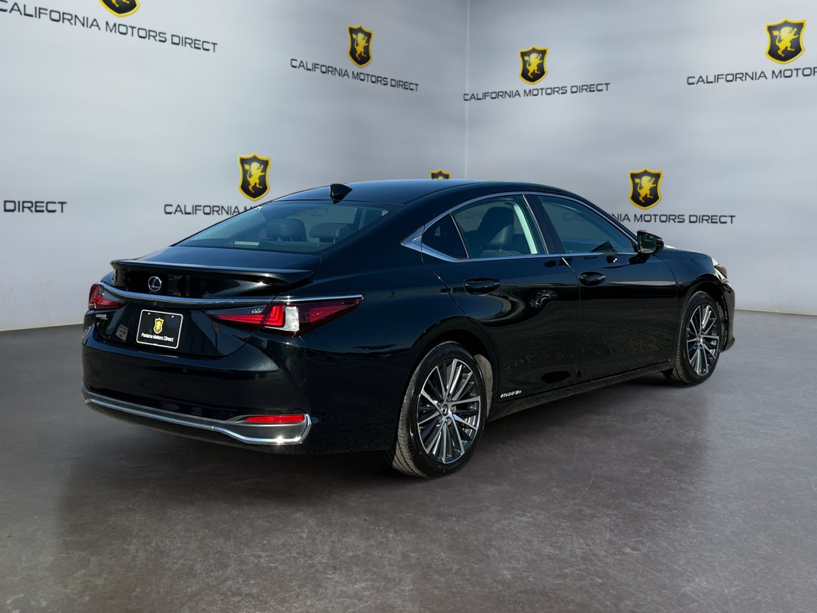 Used 2022 Lexus ES 300h w/ Premium Package FWD image 5