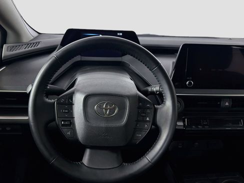 Used 2025 Toyota Prius LE FWD image 17