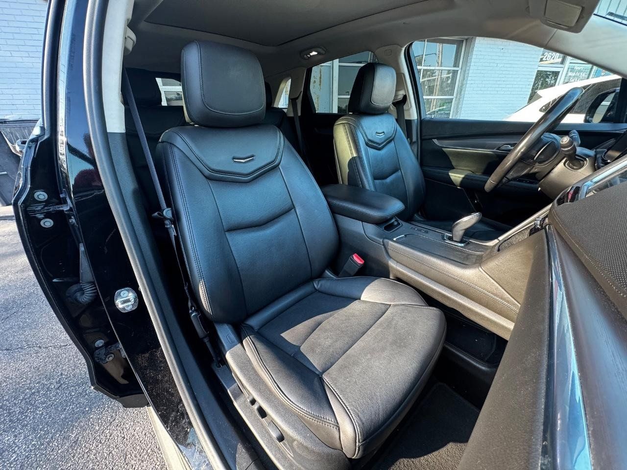 Used 2018 Cadillac XT5 Premium Luxury FWD image 9