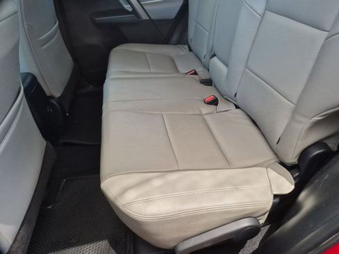 Used 2017 Toyota RAV4 XLE FWD image 19