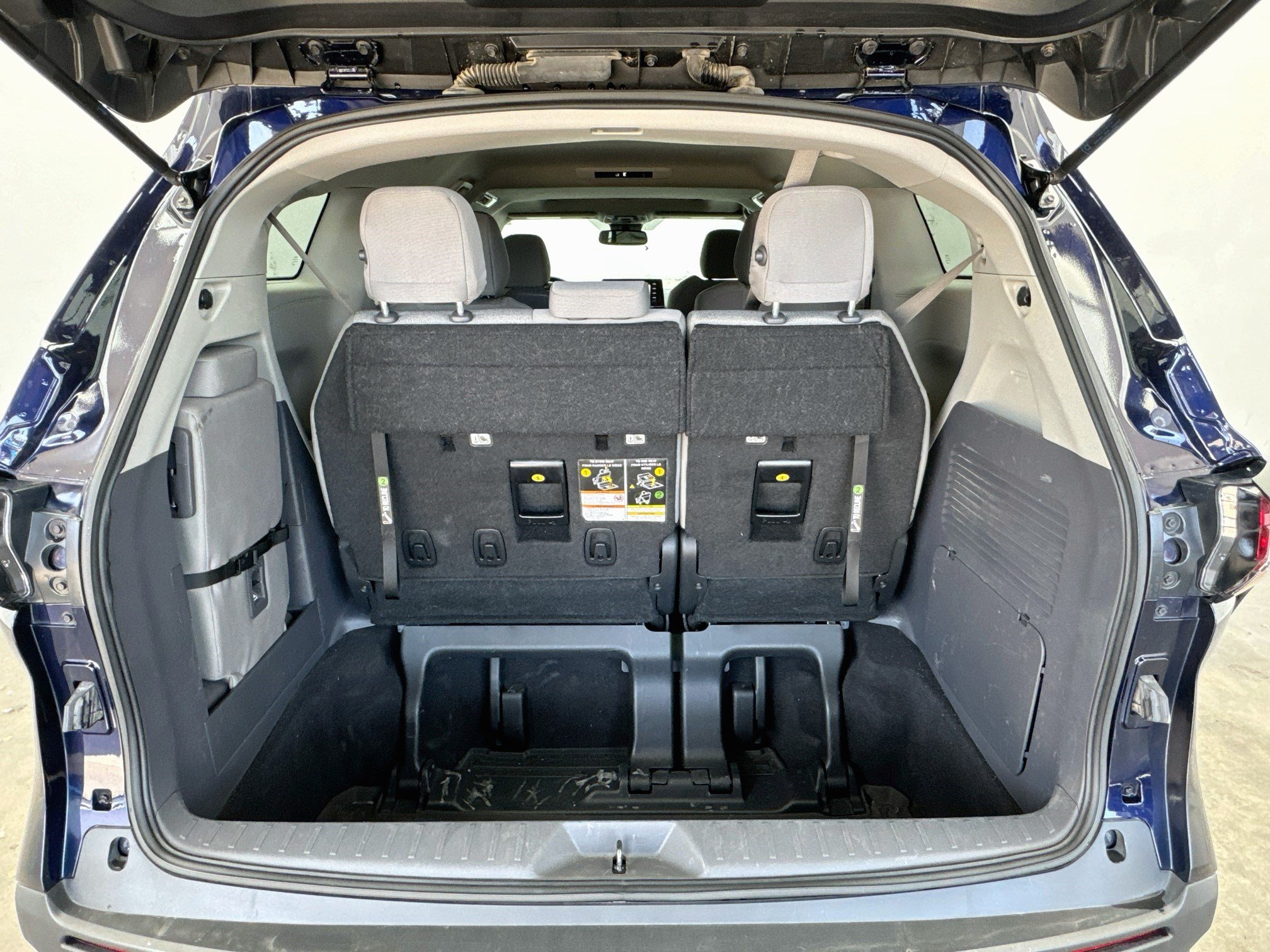 Used 2023 Toyota Sienna LE w/ LE Plus Package AWD/4WD image 19