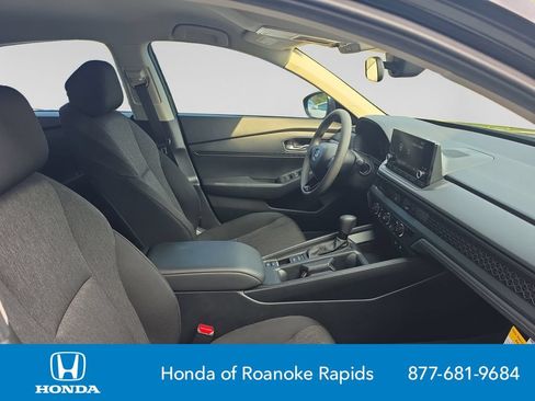 Used 2025 Honda Accord LX image 17