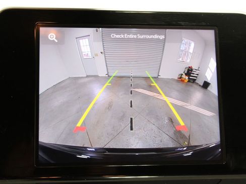 Used 2025 Jeep Compass Latitude image 32