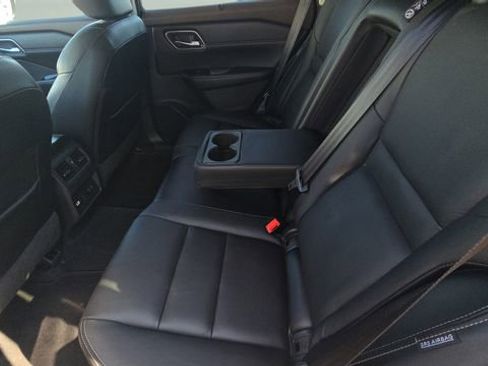 Used 2021 Nissan Rogue SL image 21