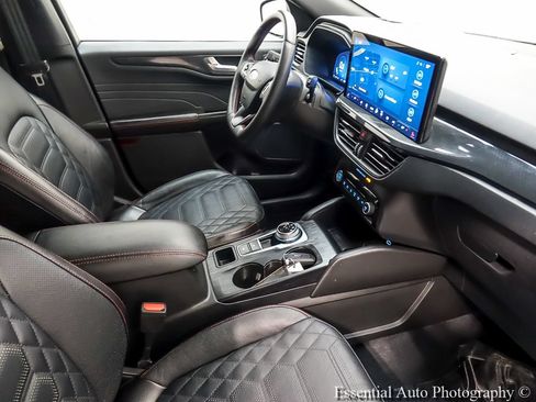 Certified 2023 Ford Escape ST-Line Elite w/ Premium Technology Package AWD/4WD image 24