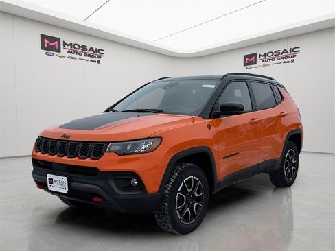 New 2026 Jeep Compass Trailhawk image 3