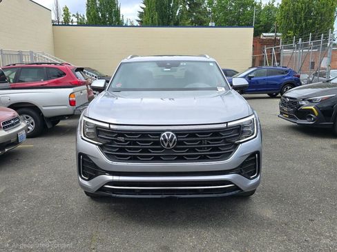 Used 2024 Volkswagen Atlas Cross Sport SEL R-Line AWD/4WD image 2