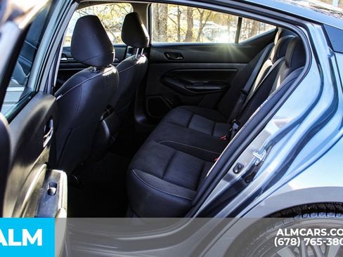 Used 2024 Nissan Altima 2.5 SV image 17