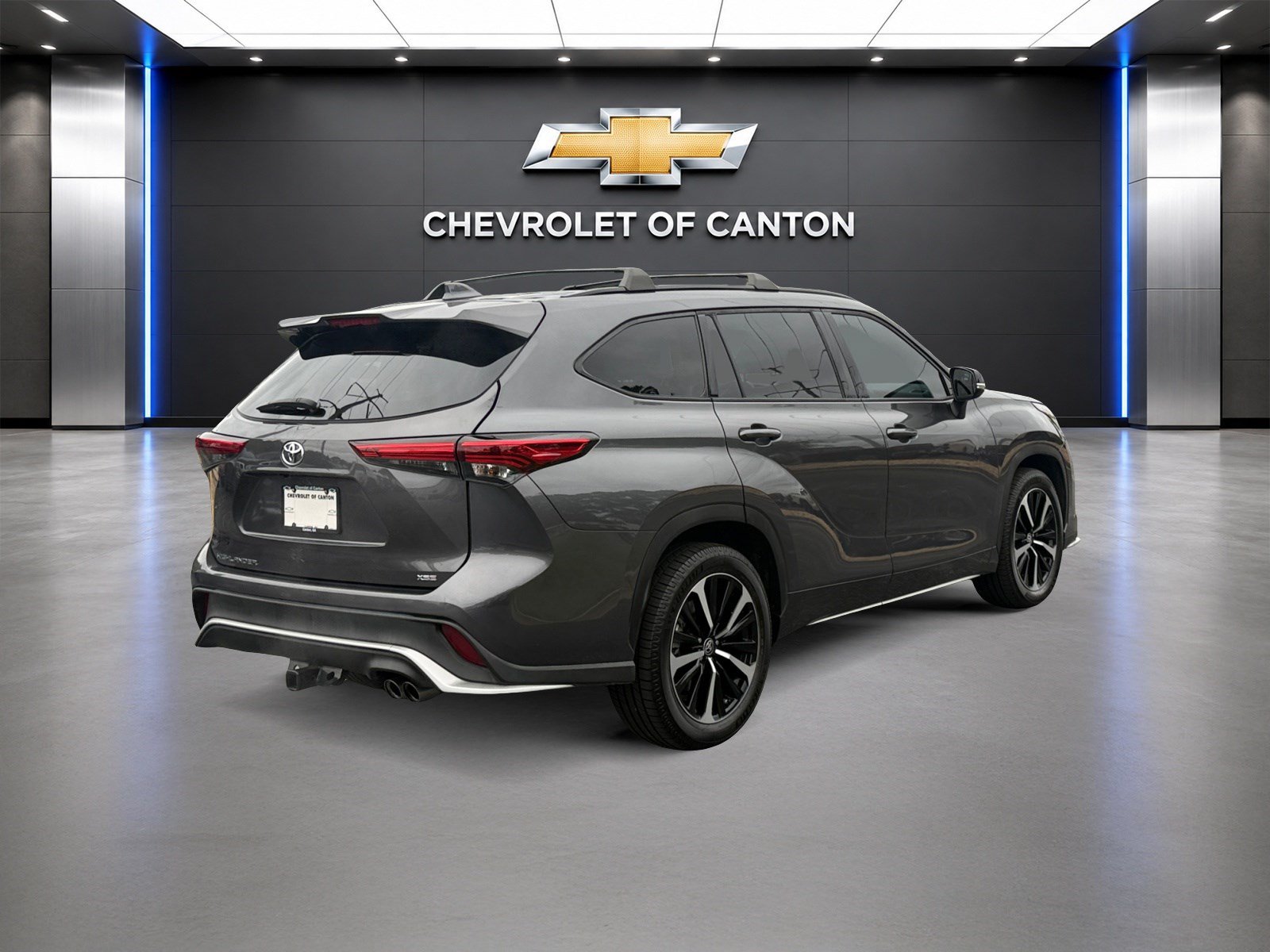 Used 2022 Toyota Highlander XSE FWD image 5