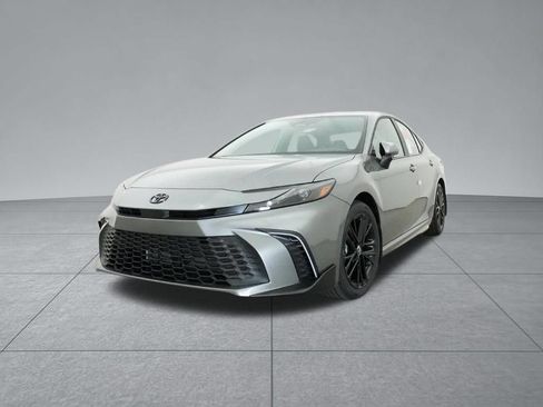 Used 2026 Toyota Camry SE FWD image 36
