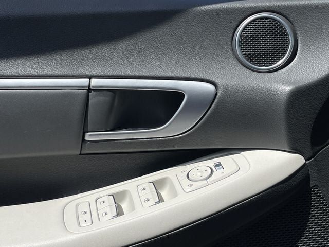 Used 2025 Hyundai Sonata SEL FWD image 22