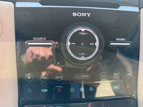 Used 2015 Ford Taurus Limited w/ Equipment Group 301A image 17