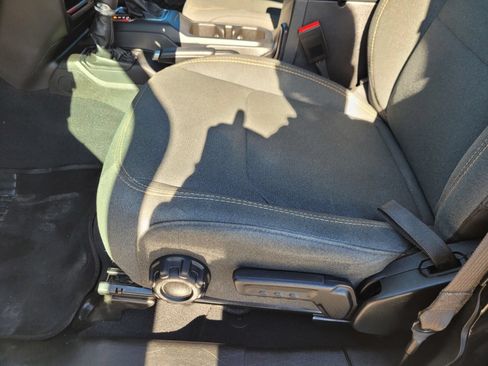 Used 2024 Jeep Wrangler Unlimited Sport AWD/4WD image 18