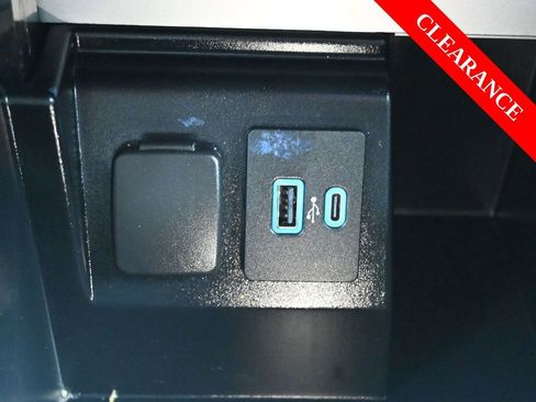 Used 2022 Ford Explorer XLT w/ Equipment Group 202A image 33