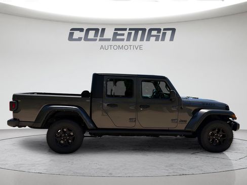 Used 2022 Jeep Gladiator Sport AWD/4WD image 6