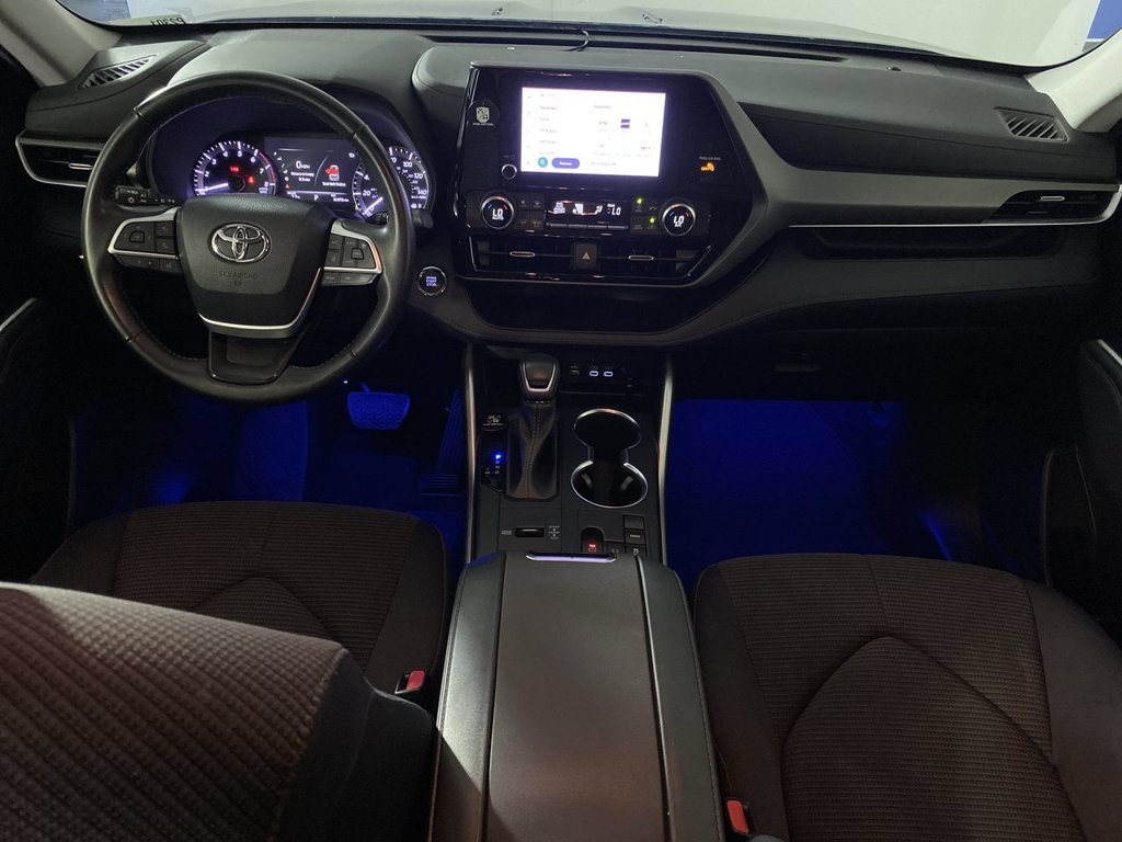 Used 2023 Toyota Highlander LE FWD image 25