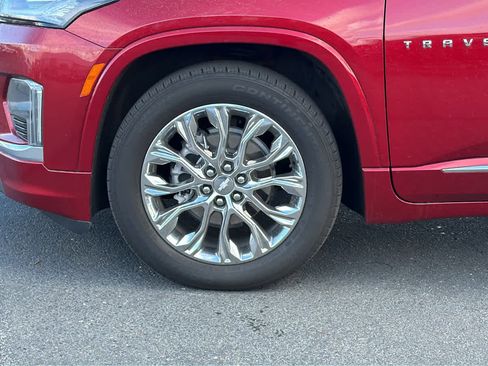 Used 2023 Chevrolet Traverse Premier image 9