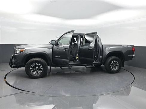 Used 2019 Toyota Tacoma SR5 image 41