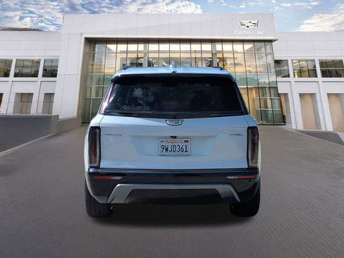 Used 2026 Cadillac Vistiq Sport image 6