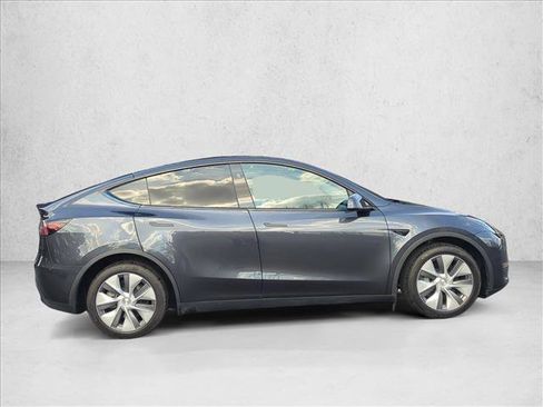 Used 2024 Tesla Model Y Long Range image 4