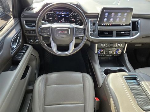 Used 2021 GMC Yukon SLT w/ SLT Luxury Package image 13