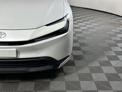 Used 2023 Toyota Prius LE FWD image 9